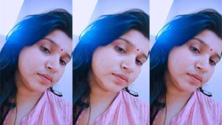 Horny Indian Milf Showing Big Boobs Video