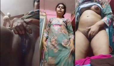 Beautiful Aunty Stripping And Fingering Her Pussy Video