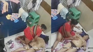 Hot Maid Messaging Owner Body CCTV Viral Chudai
